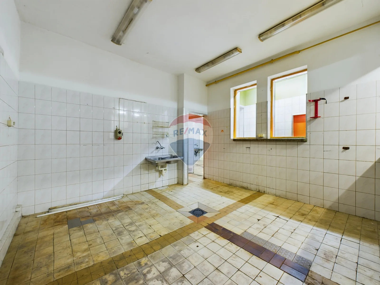 Lokal użytkowy na sprzedaż Koszalin, ul. 1 Maja, 218 m² – zdjęcie 29 z 32