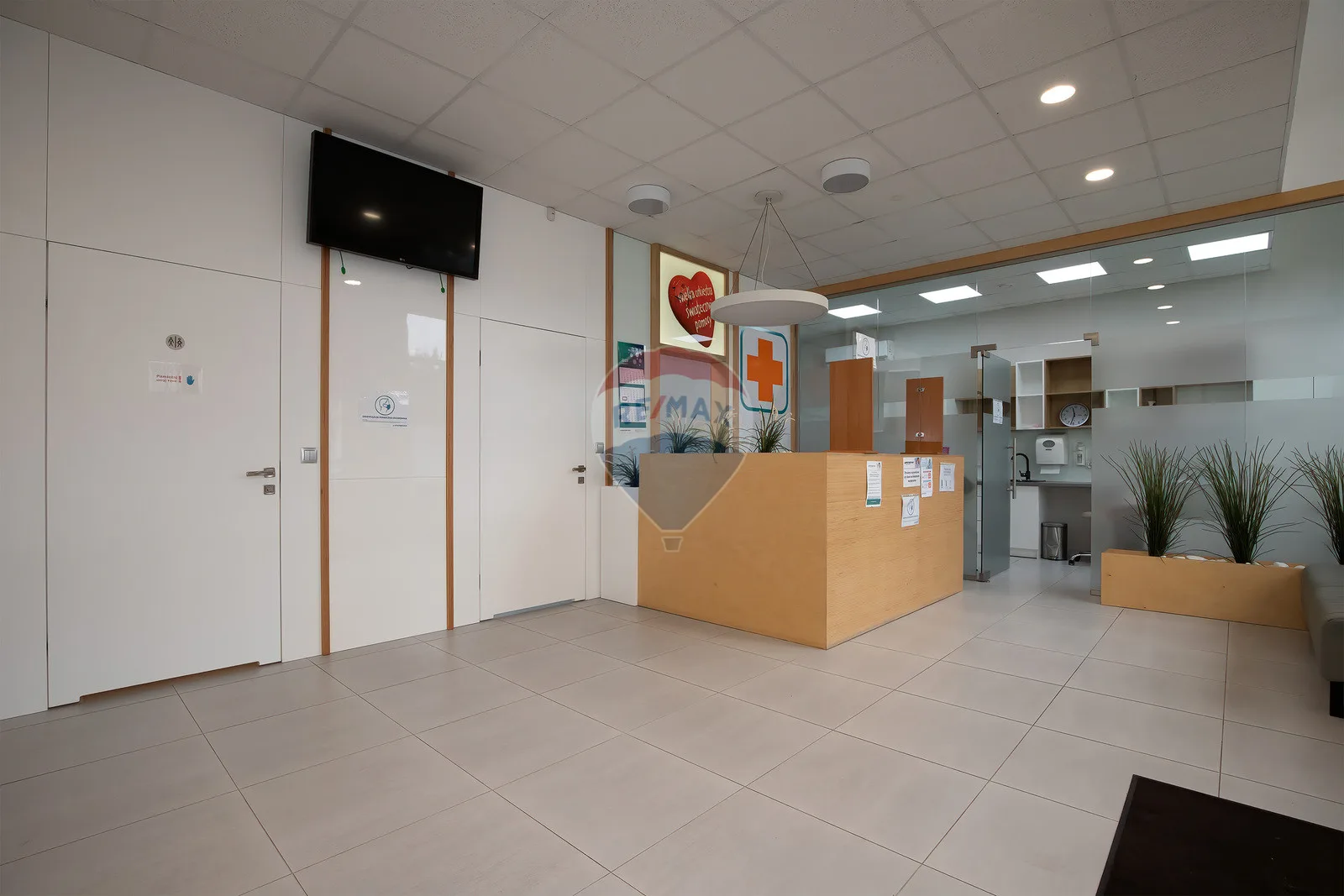 Obiekt komercyjny na sprzedaż Koszalin, ul. Fryderyka Chopina, 245,9 m² – zdjęcie 2 z 36